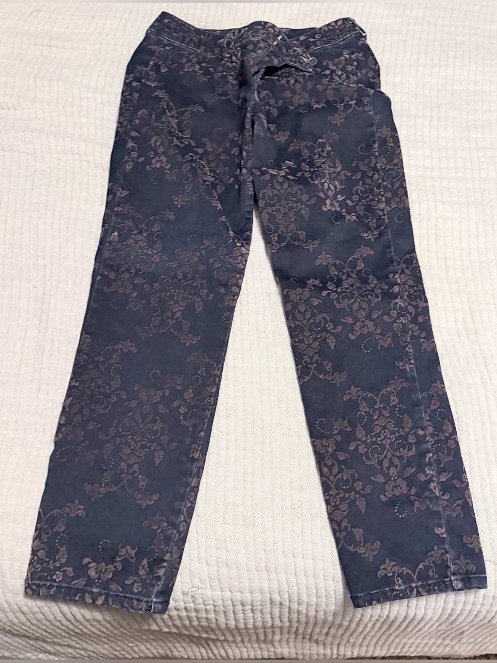 Old Navy ~ The Diva ~ Cropped Pants ~ Blue w/ Raised ~Velvet-Like Texture - Picture 4 of 7